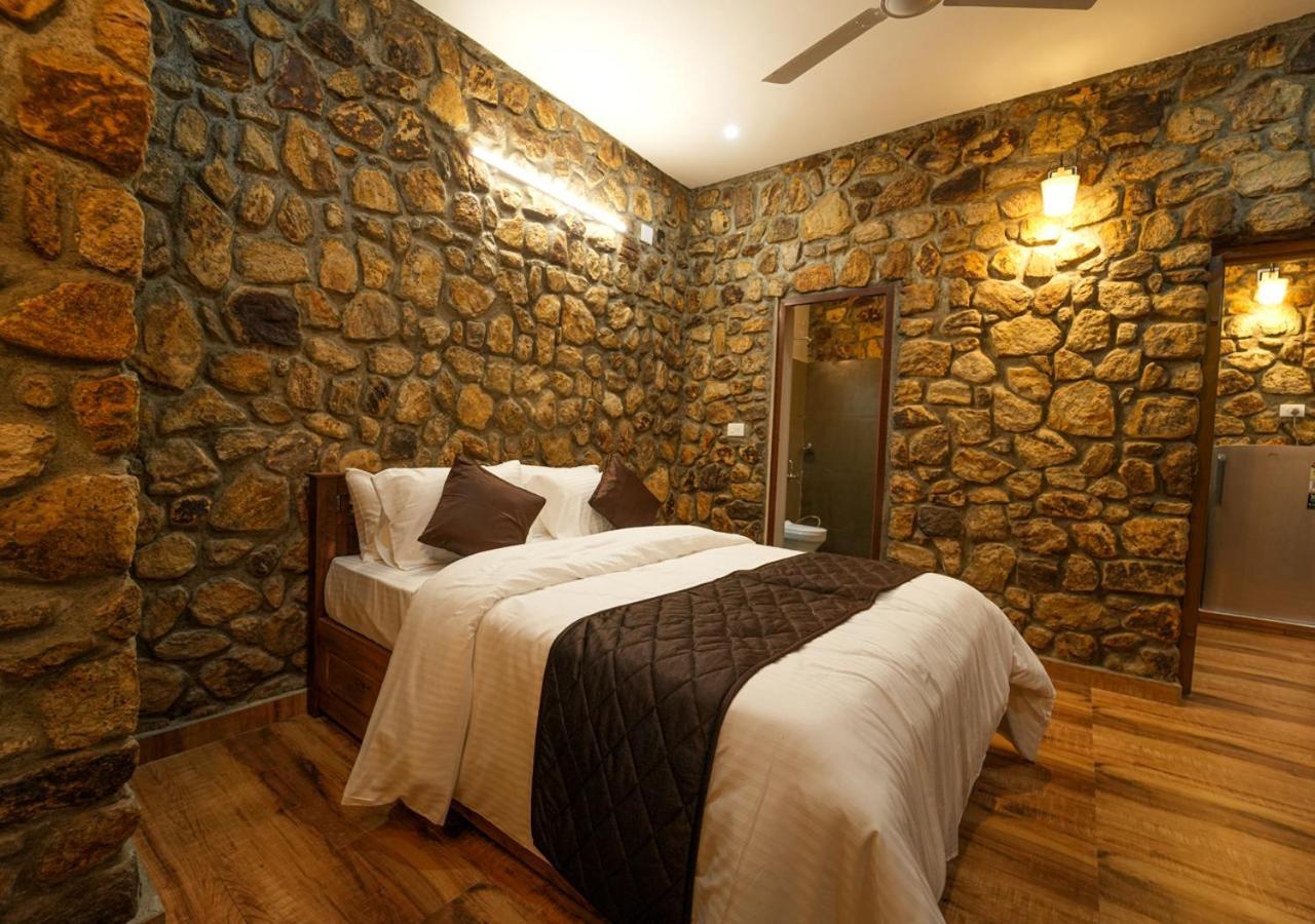 Tiyans Stone Castle Private Tea Villa Vagamon By Voye Homes Εξωτερικό φωτογραφία